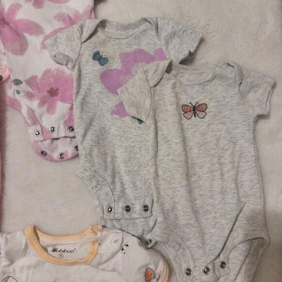 Carter's Newborn infant clothes
Price for all - Picture 3 of 6